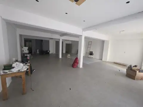 Oficina profesional / showroom / deposito/ fabrica alquiler en el barrio de flores