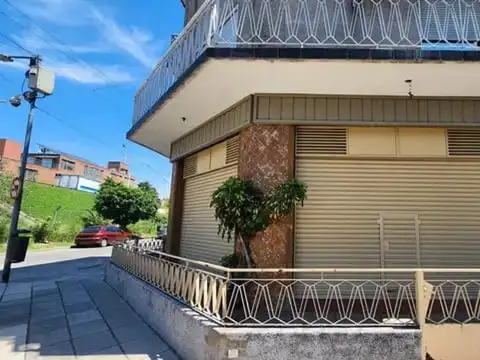 Avenida Mariano Acosta 1500