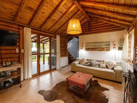 Casa 3 ambientes con 2 baños