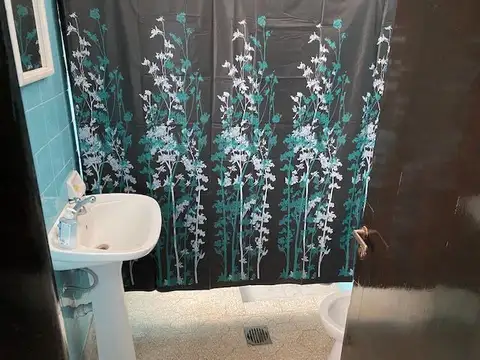 Oficina en Alquiler con 3 cocheras