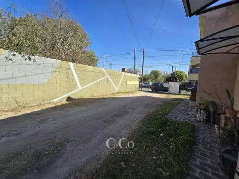 Depto Tipo Casa en Venta en Sol Y Lago, USD 80.000