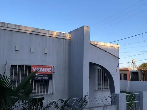 Casa 4 ambientes con 1 baño