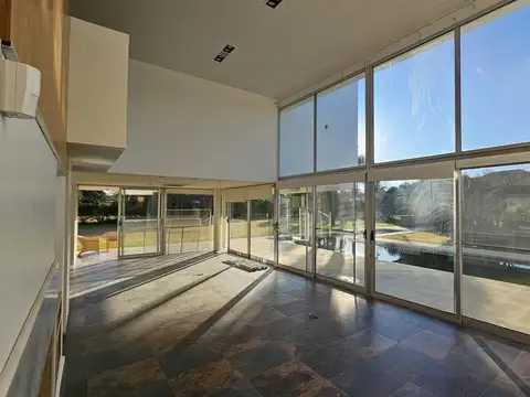 Casa en Venta en Funes, USD 1.800.000