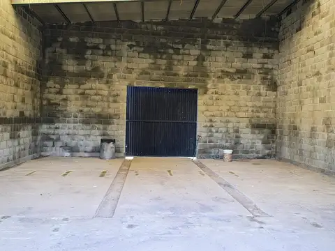 Galpón en  Venta sobre lote de 300 mts2