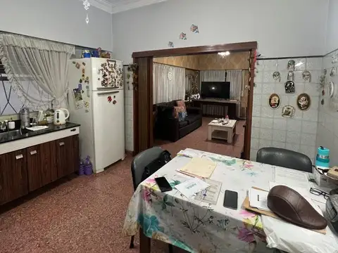 VENTA CASA MULTIFAMILIAR + LOCAL+ DEPTO  SAN JUSTO