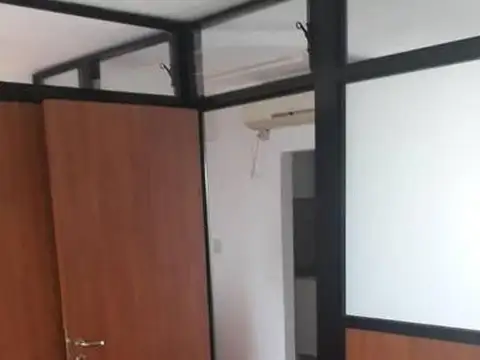 Oficina 5 ambientes con 1 baño