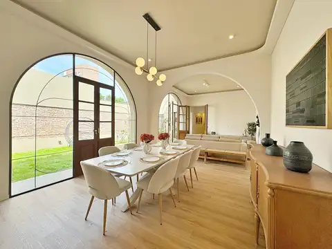 Casa en venta 4 dormitorios con jardin y pileta Rosario barrio Lourdes