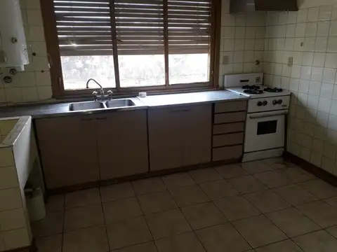 Galpon en Venta en Olivos, USD 300.000