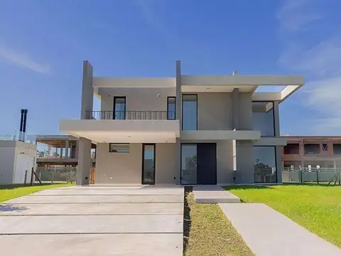 HERMOSA CASA A ESTRENAR EN CANNING CHICO