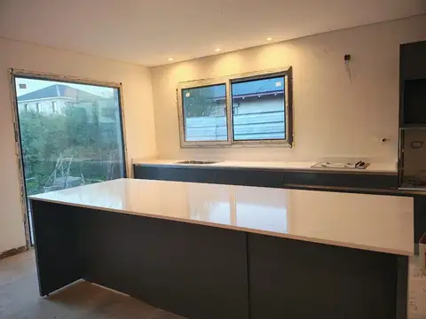 VENTA CASA 5 AMBIENTES CON PISCINA RUMENCO JOVEN