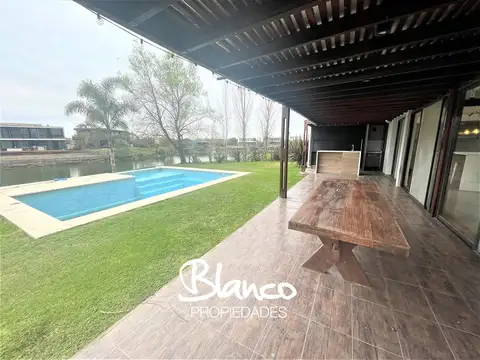 Casa en Venta en El Canton, USD 350.000