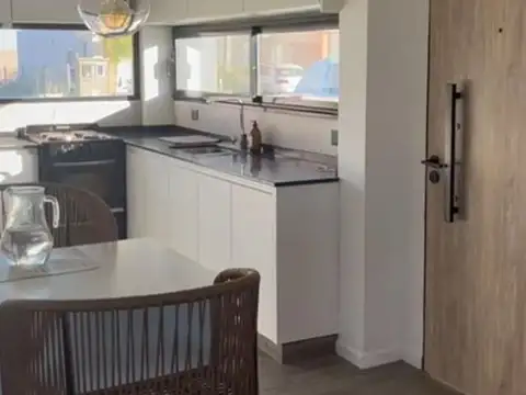 Casa en Venta con 4 cocheras