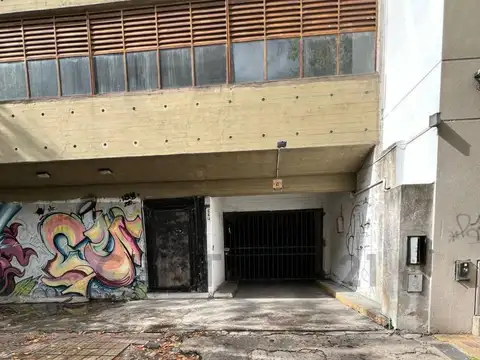 42 ENTRE 6 y 7 100, Piso 0