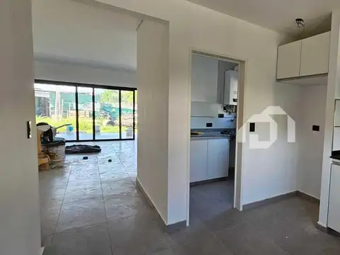 Casa 4 ambientes con 3 baños