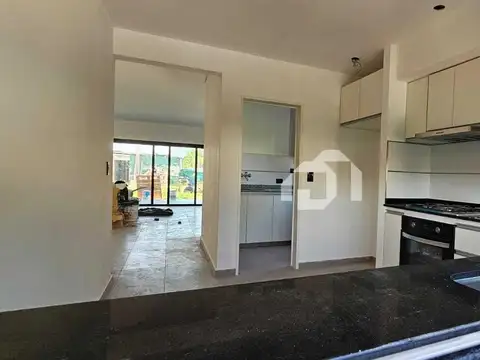 Casa en Venta en Pilar del Este - Santa Lucia, USD 169.000