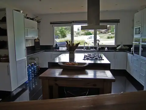 Casa en Venta con 5 cocheras