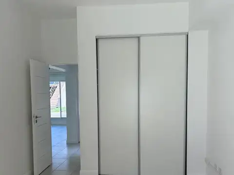 Departamento en planta baja con jardín en venta en El Palmar, Nordelta