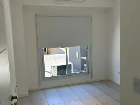 Departamento en planta baja con jardín en venta en El Palmar, Nordelta