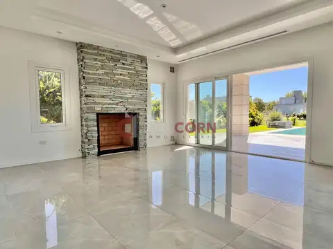 Casa en Venta con 7 cocheras