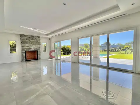 Casa 6 ambientes con 4 baños