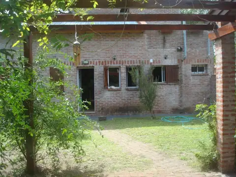 Casa en venta - 3 Dormitorios 2 Baños - La Lucila del Mar