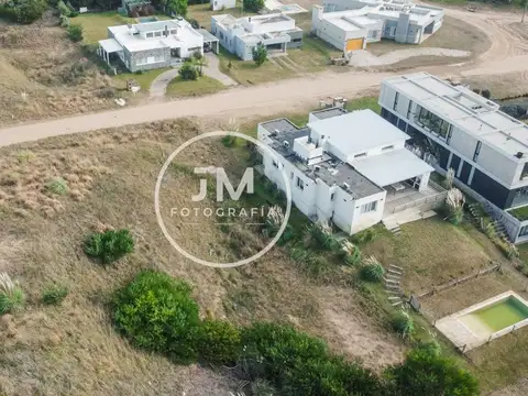 VENTA DE LOTE EN EL BARRIO GOLF DE COSTA ESMERALDA