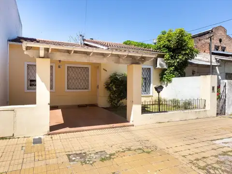 VENTA CASA 4 AMBIENTES EN MARTINEZ