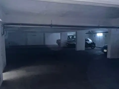 Cochera fija por rampa en desnivel