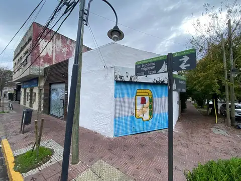 Hipolito Irigoyen al 3200