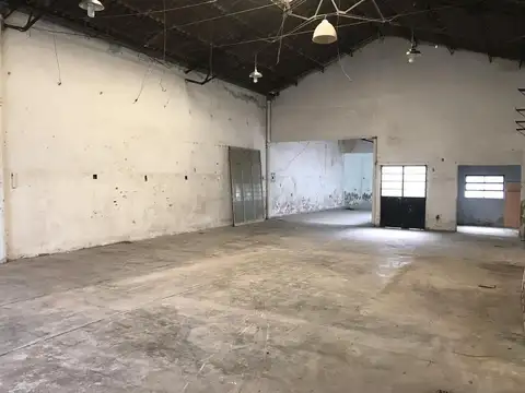 Galpón Deposito Martinez. Oficina Vestuarios