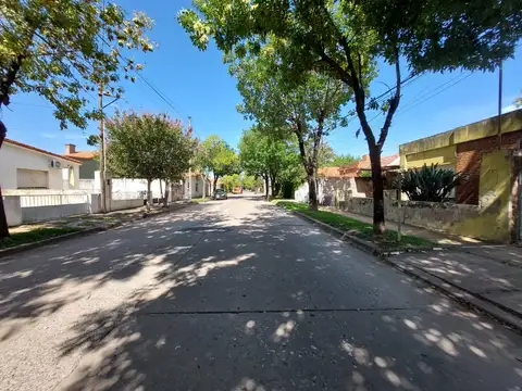 Galpón céntrico en alquiler en Roldán