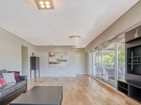 Departamento en Venta con 3 cocheras