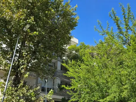 EXCELENTE DEPARTAMENTO DE 1 AMBIENTE DIVISIBLE C/BALCON Y COCHERA