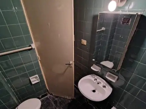 DEPTO 2 AMBIENTES - MUY BUEN ESTADO - SOLARIUM - BAJAS EXPENSAS - A MTS DE AV SANTA FE Y AV 9 DE JULIO - PLAZA SAN MARTIN