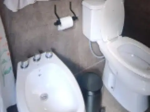 Casa en venta - 2 Dormitorios 2 Baños - Icho Cruz