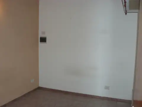 Cnel M Chilavert 2900, Piso pb