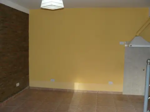 Depto Tipo Casa en Alquiler de 3 ambientes