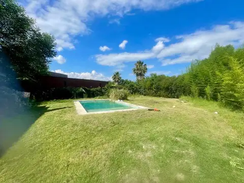 Casa 4 ambientes con 2 baños