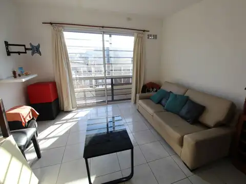 OPORTUNIDAD DEPARTAMENTO 2 AMBIENTES CON COCHERA FRENTE