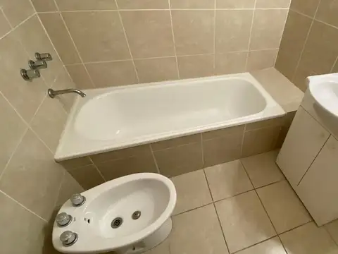 ALQUILER 2 ambientes,luminoso electrico La Boca