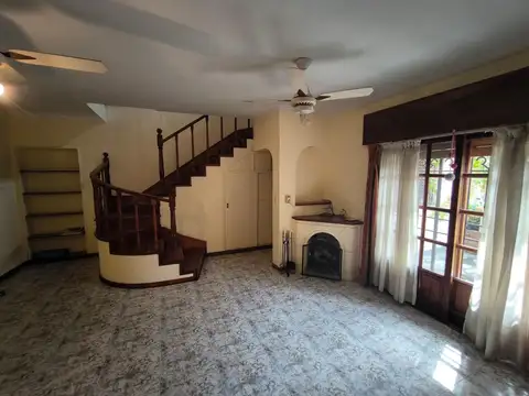 Casa 4 ambientes con 5 baños