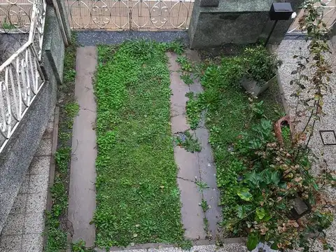 Depto Tipo Casa en Venta 50 años