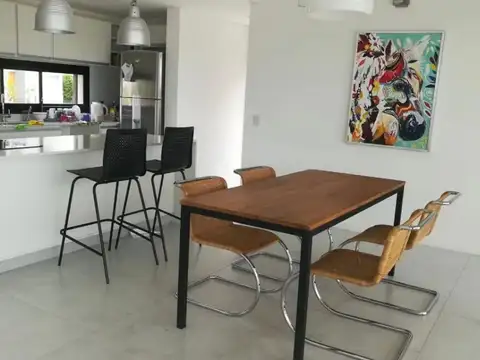 Casa en Alquiler en El Canton, USD 2.300