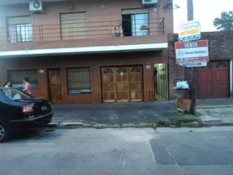 EN VENTA EN VILLA BOSCH EXCELENTE DEPARTAMENTO DE 2 AMBIENTES EN 1ER PISO - FICHA 6439