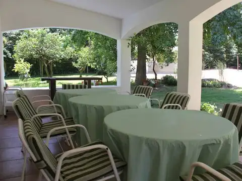 Casa 9 ambientes con 6 baños