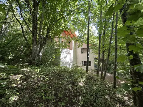 Excelente propiedad, casa mas 2 cabañas, 6 dormit 6 baños