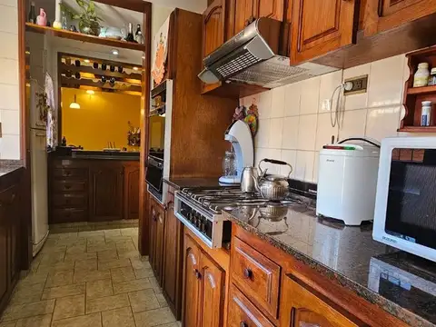 Venta Casa 4 Dorm. + Depto. 1 Dorm. en CARLOS PAZ