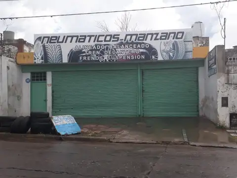 Sobre Av. Julio A Roca al 900. Planta libre mas deposito.