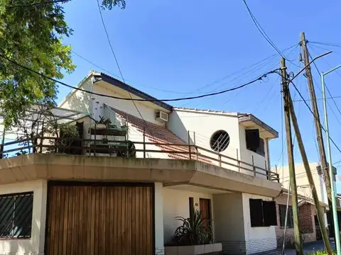 Casa de 4 dormitorios APTO CRÉDITO
