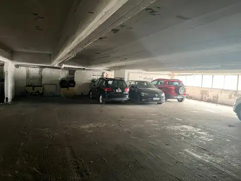 Cochera en Venta – Centro